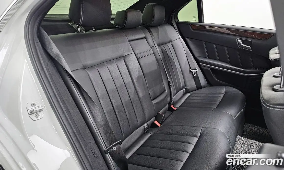 Mercedes-Benz E-Class 2015 3.5 автомат (гидро), фото 12 Mercedes-Benz E-Class 2015 3.5 автомат (гидро), фото 12