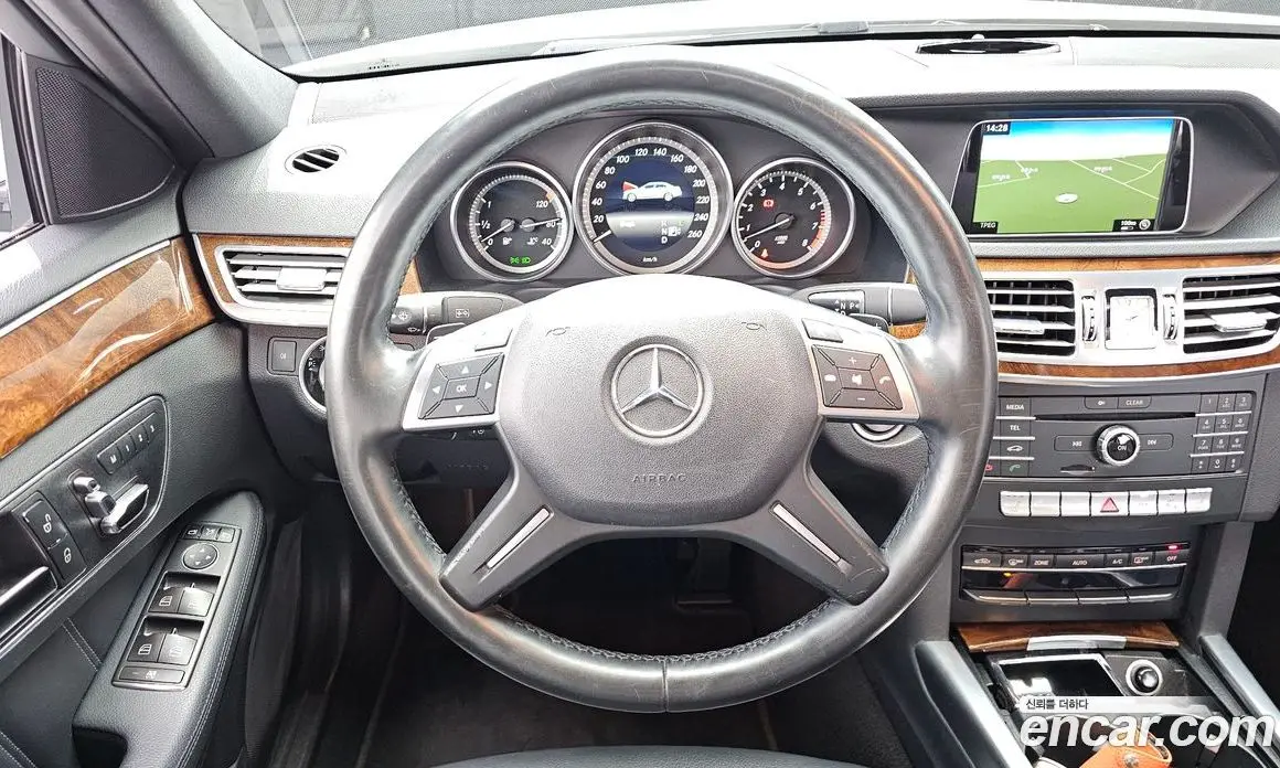 Mercedes-Benz E-Class 2015 3.5 автомат (гидро), фото 13 Mercedes-Benz E-Class 2015 3.5 автомат (гидро), фото 13