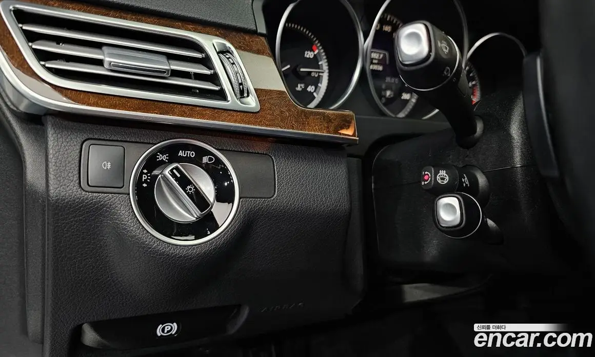Mercedes-Benz E-Class 2015 3.5 автомат (гидро), фото 14 Mercedes-Benz E-Class 2015 3.5 автомат (гидро), фото 14