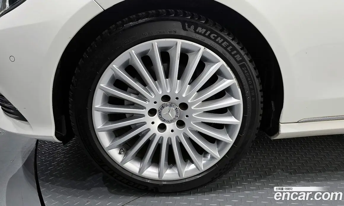 Mercedes-Benz E-Class 2015 3.5 автомат (гидро), фото 5 Mercedes-Benz E-Class 2015 3.5 автомат (гидро), фото 5