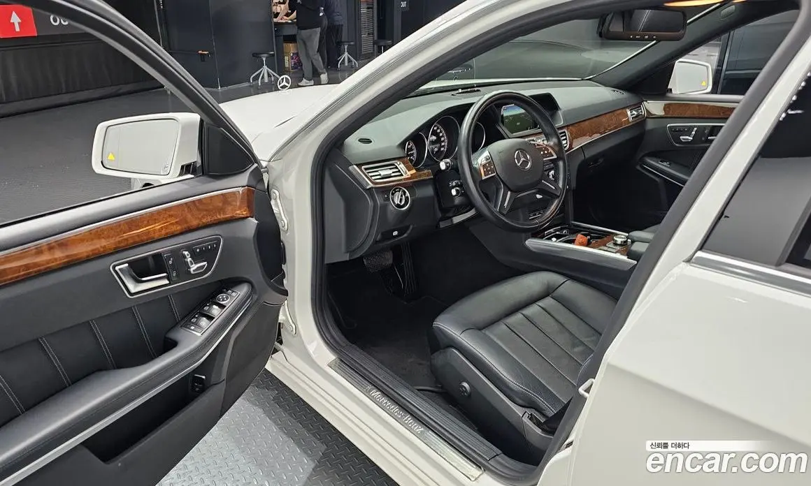 Mercedes-Benz E-Class 2015 3.5 автомат (гидро), фото 10 Mercedes-Benz E-Class 2015 3.5 автомат (гидро), фото 10