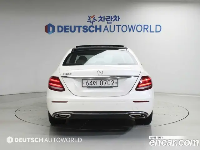 Mercedes-Benz E-Class 2016 2.0 автомат (гидро), миниатюра 4 Mercedes-Benz E-Class 2016 2.0 автомат (гидро), миниатюра 4
