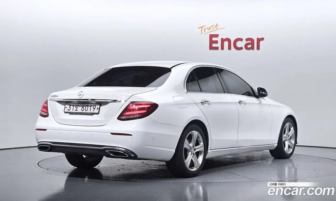 Mercedes-Benz E-Class 2016 1.9 автомат (гидро), фото 2 Mercedes-Benz E-Class 2016 1.9 автомат (гидро), фото 2