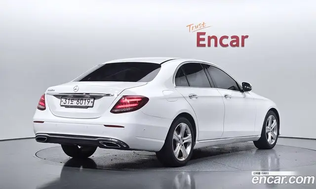 Mercedes-Benz E-Class 2016 1.9 автомат (гидро), миниатюра 2 Mercedes-Benz E-Class 2016 1.9 автомат (гидро), миниатюра 2