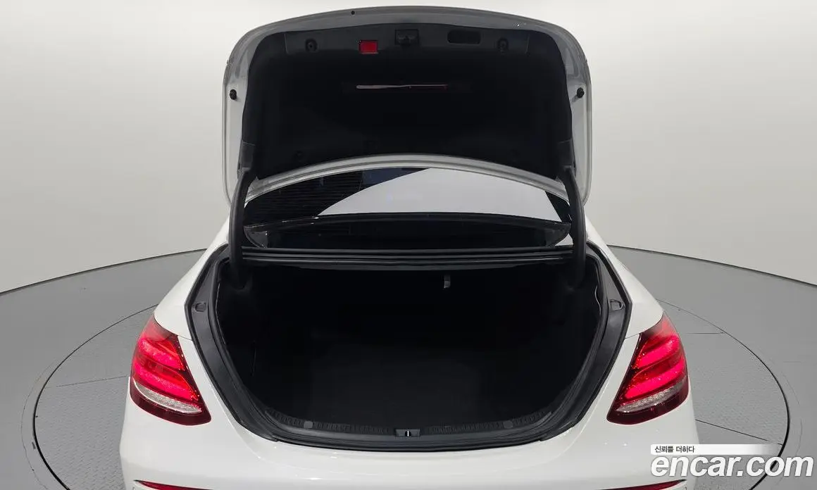 Mercedes-Benz E-Class 2016 1.9 автомат (гидро), фото 20 Mercedes-Benz E-Class 2016 1.9 автомат (гидро), фото 20