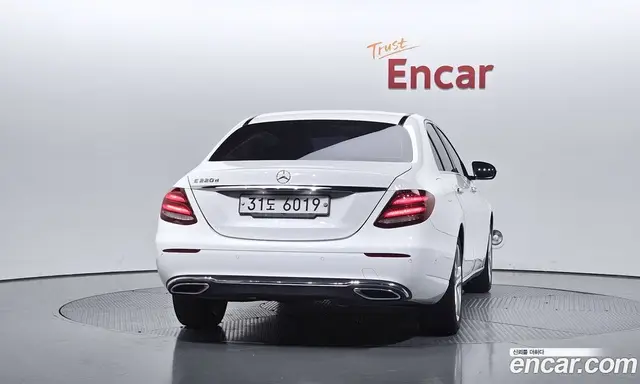 Mercedes-Benz E-Class 2016 1.9 автомат (гидро), миниатюра 4 Mercedes-Benz E-Class 2016 1.9 автомат (гидро), миниатюра 4