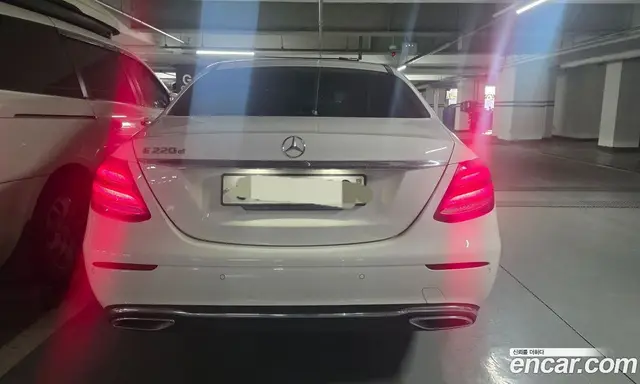 Mercedes-Benz E-Class 2016 1.9 автомат (гидро), миниатюра 5