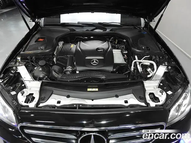 Mercedes-Benz E-Class 2019 2.0 автомат (гидро), миниатюра 6 Mercedes-Benz E-Class 2019 2.0 автомат (гидро), миниатюра 6