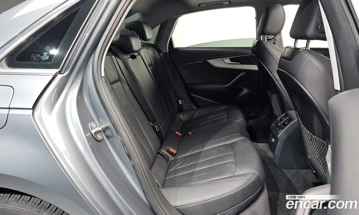 Audi A4 2018 2.0 автомат (гидро), фото 11