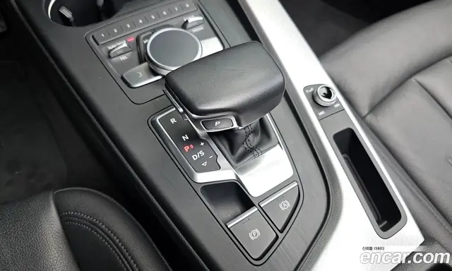 Audi A4 2018 2.0 автомат (гидро), миниатюра 9