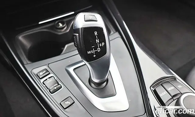 BMW 1 серия 2015 2.0 автомат (гидро), миниатюра 9