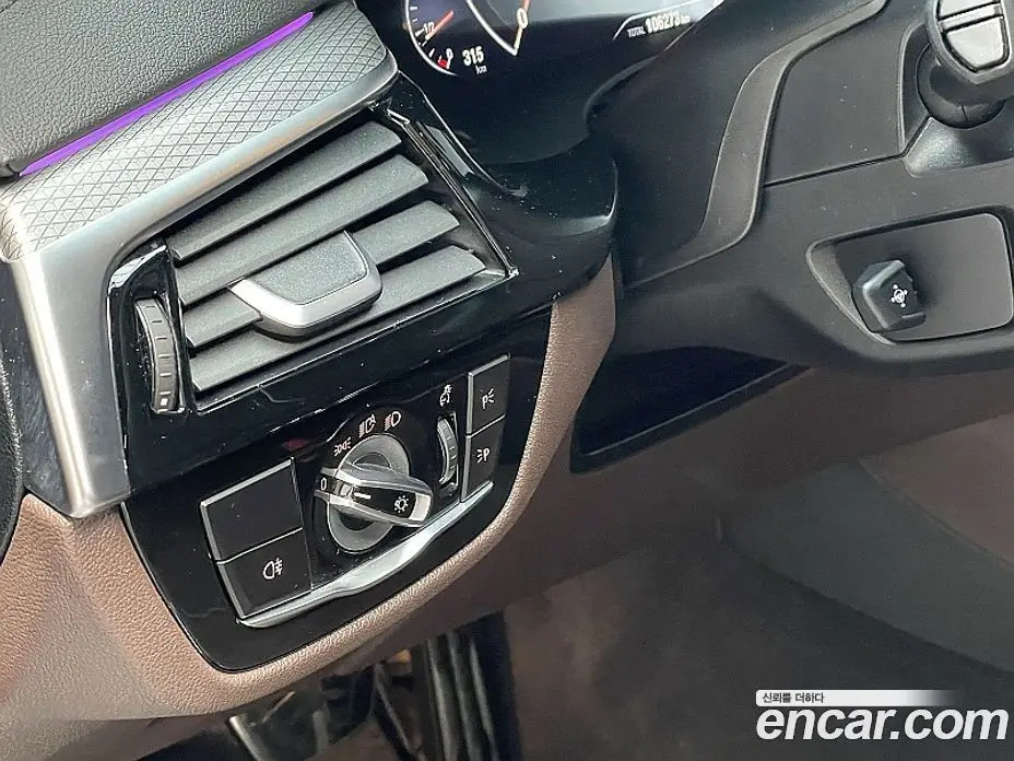 BMW 5 серия 2019 3.0 автомат (гидро), фото 17