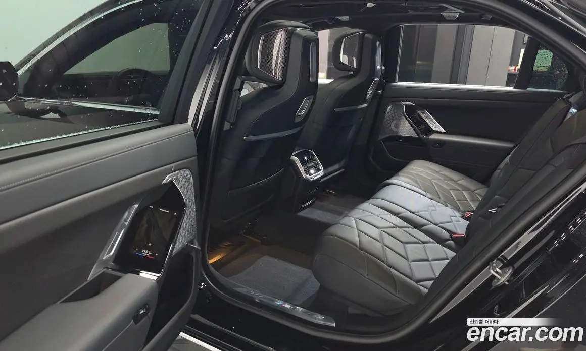 BMW i7 2023 0.3 автомат (гидро), фото 16
