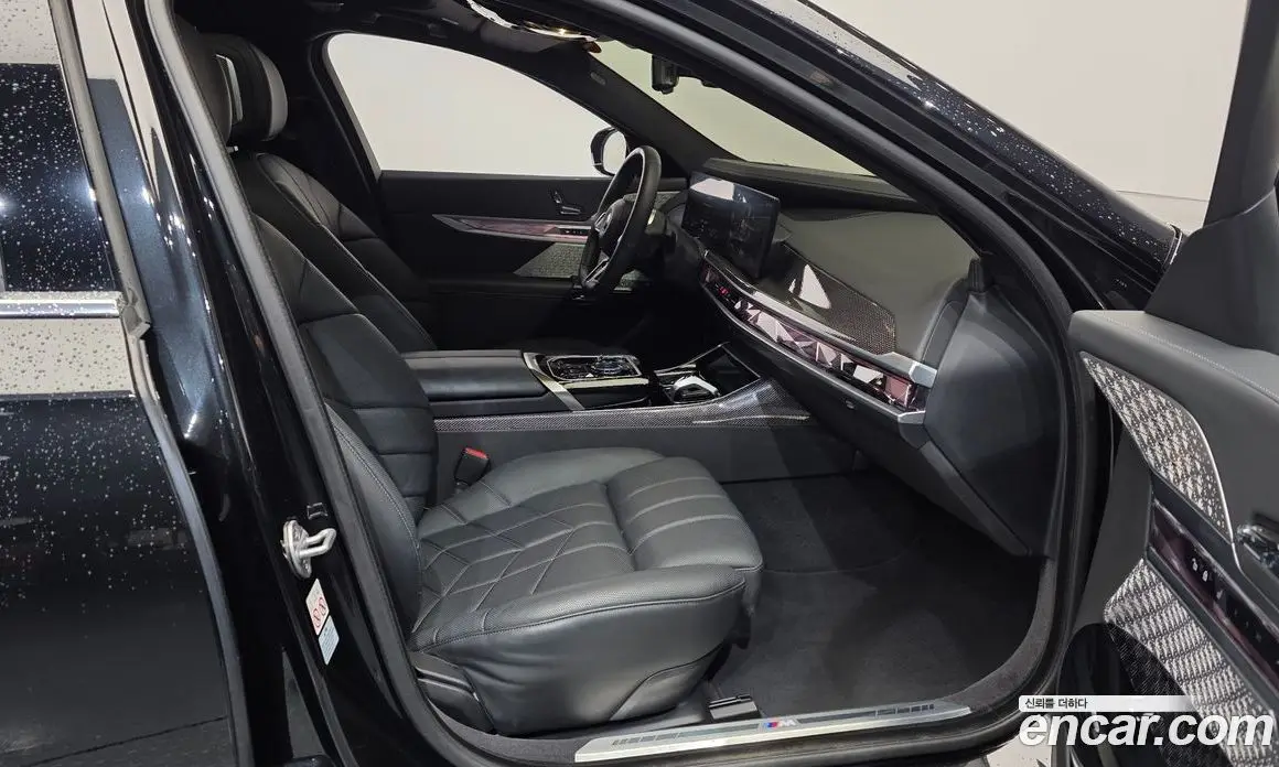 BMW i7 2023 0.3 автомат (гидро), фото 17