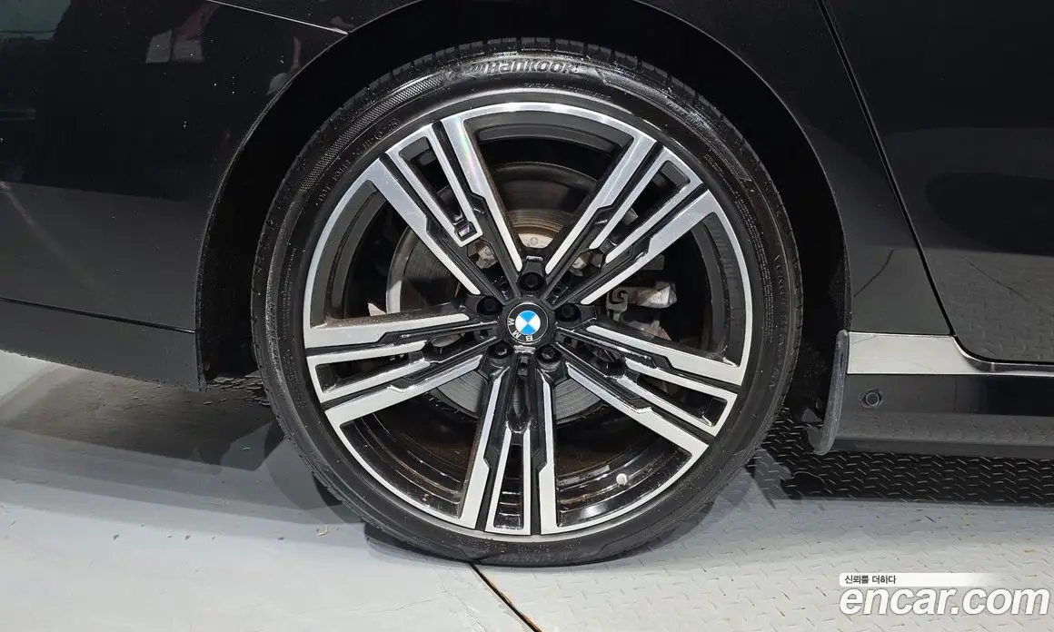 BMW i7 2023 0.3 автомат (гидро), фото 7