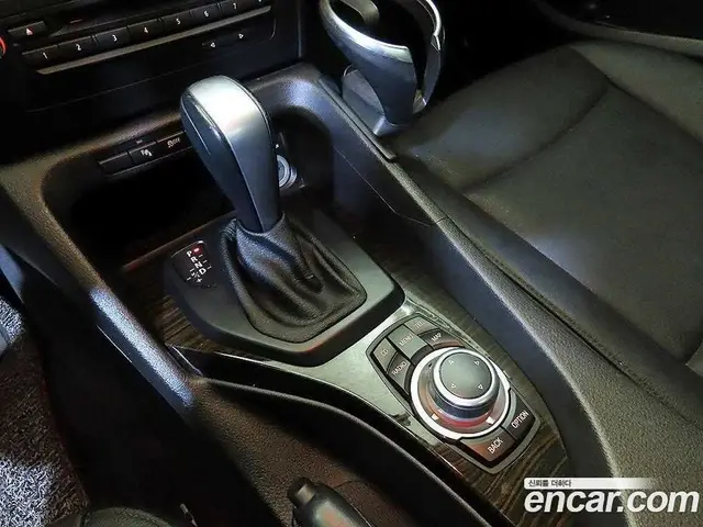 BMW X1 2012 2.0 автомат (гидро), миниатюра 12