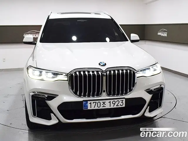 BMW X7 2022 3.0 автомат (гидро), миниатюра 2