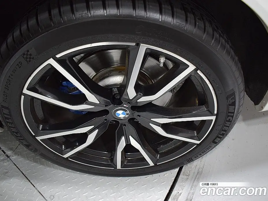 BMW X7 2022 3.0 автомат (гидро), фото 18