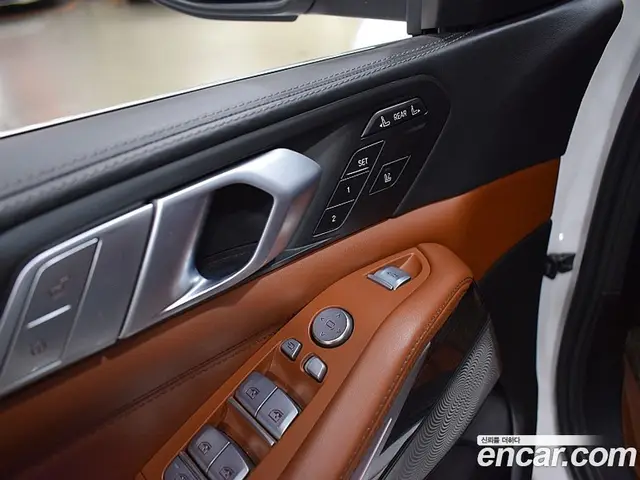 BMW X7 2022 3.0 автомат (гидро), миниатюра 8