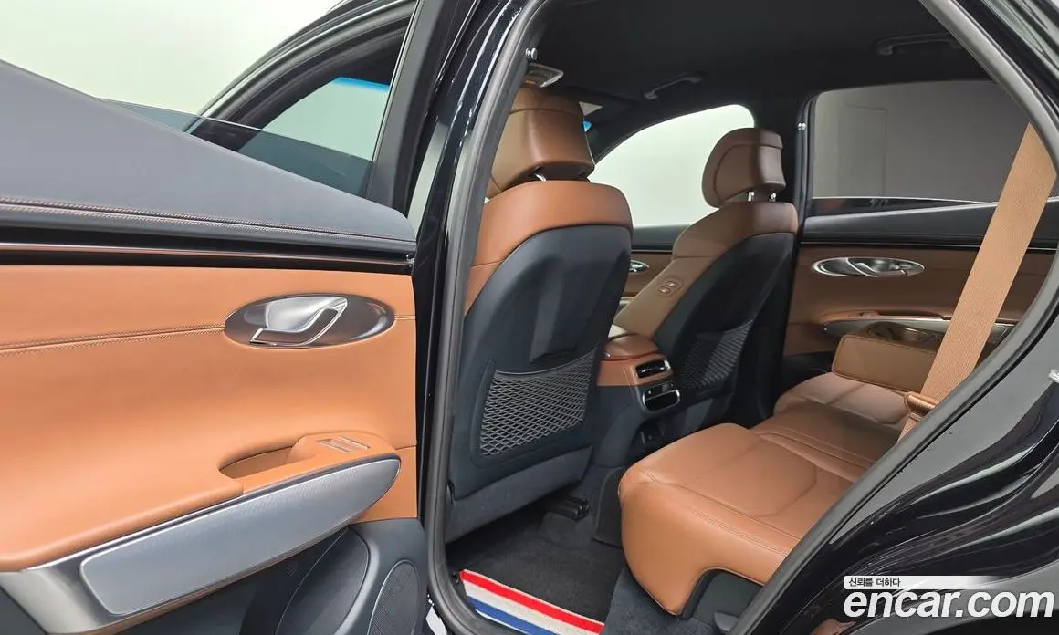 Genesis GV70 2021 2.5 автомат (гидро), фото 17 Genesis GV70 2021 2.5 автомат (гидро), фото 17