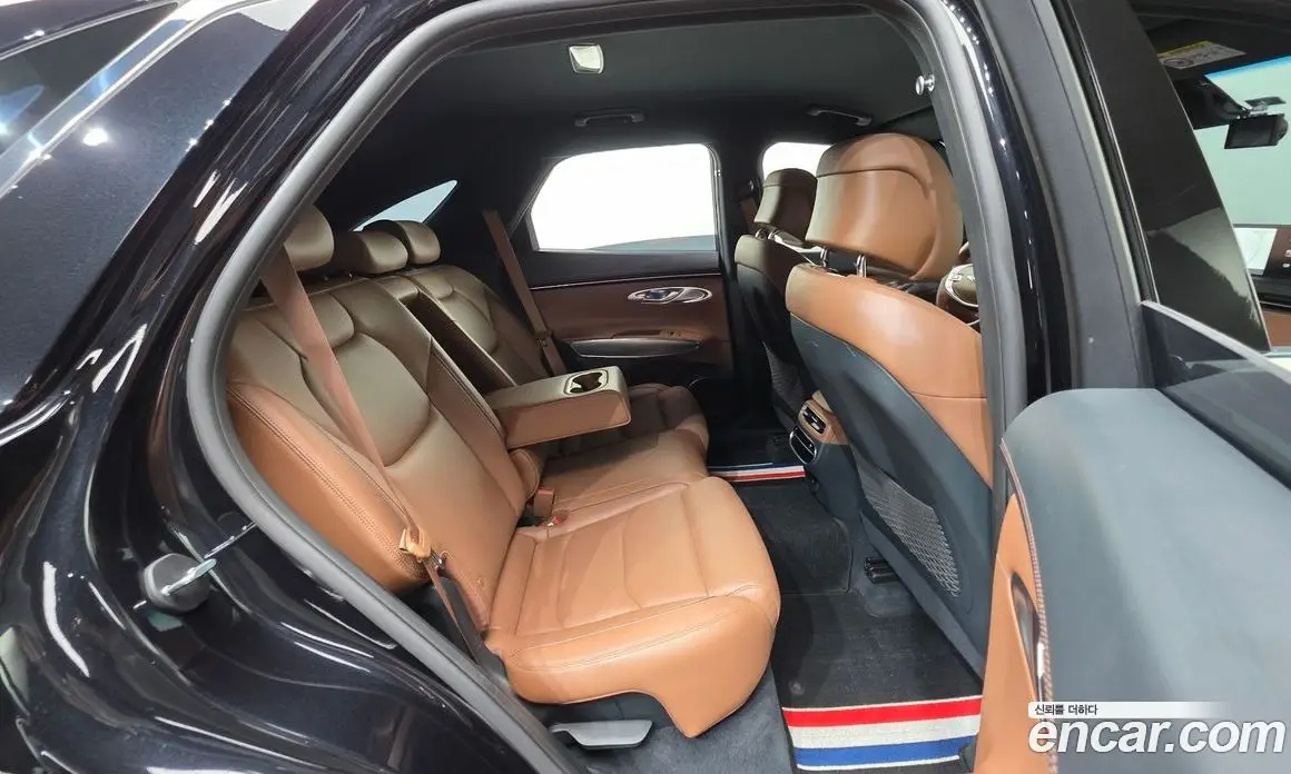 Genesis GV70 2021 2.5 автомат (гидро), фото 19 Genesis GV70 2021 2.5 автомат (гидро), фото 19