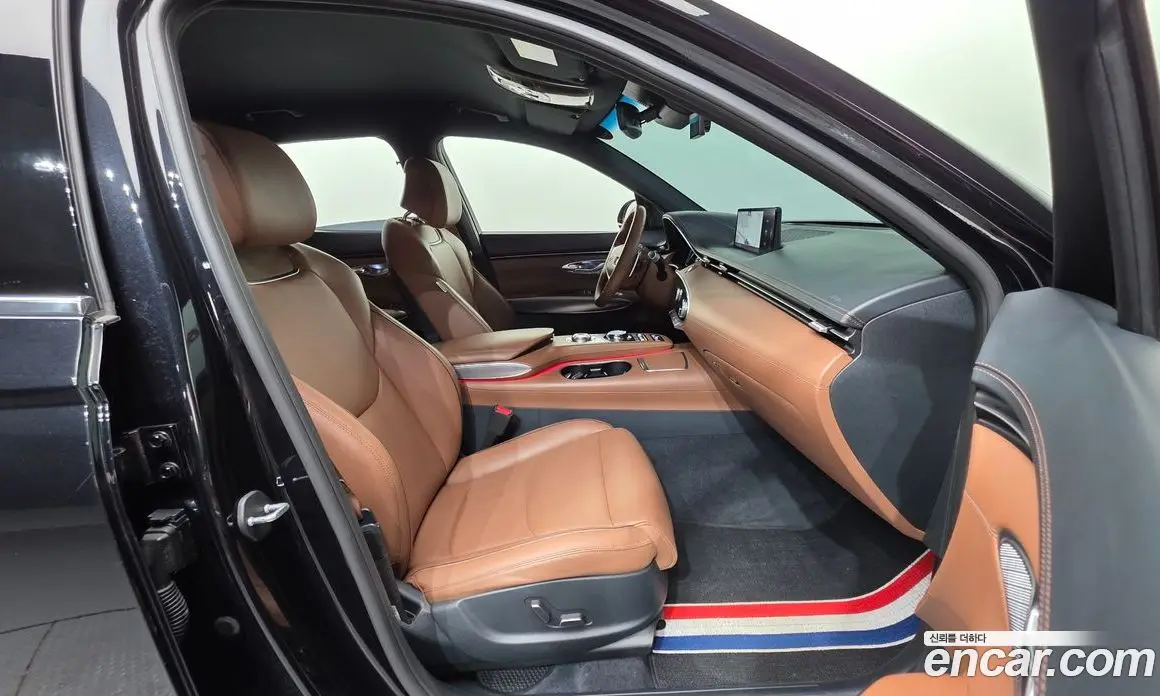 Genesis GV70 2021 2.5 автомат (гидро), фото 10 Genesis GV70 2021 2.5 автомат (гидро), фото 10