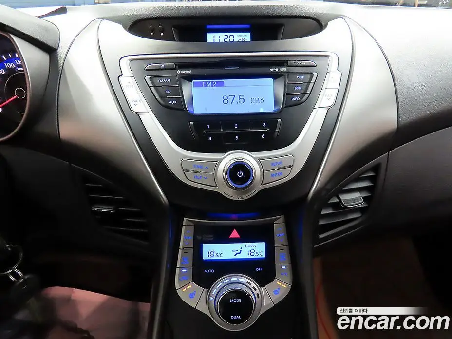 Hyundai Avante 2010 1.6 автомат (гидро), фото 11