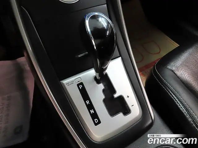 Hyundai Avante 2010 1.6 автомат (гидро), миниатюра 12