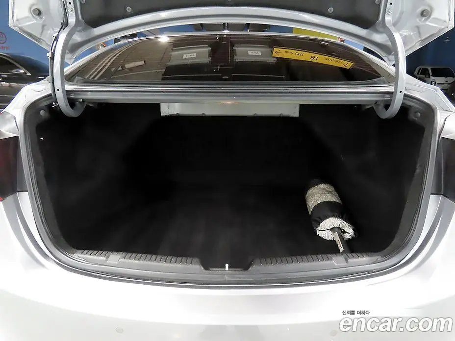 Hyundai Avante 2010 1.6 автомат (гидро), фото 17