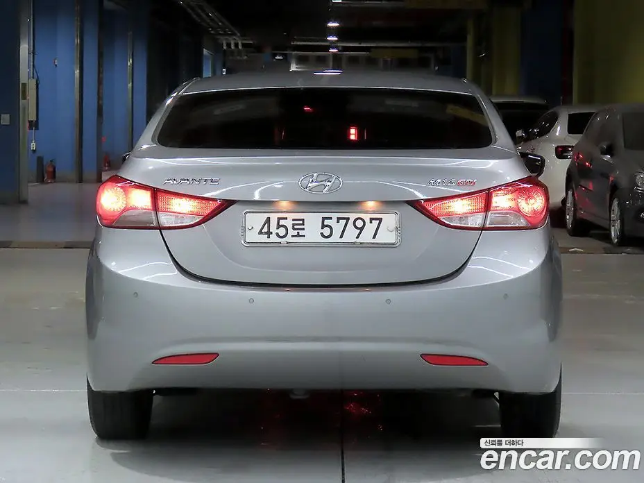 Hyundai Avante 2010 1.6 автомат (гидро), фото 3
