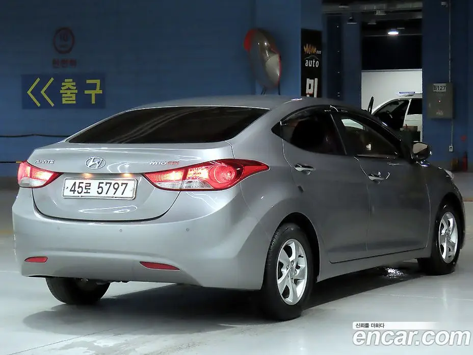 Hyundai Avante 2010 1.6 автомат (гидро), фото 4