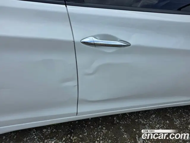 Hyundai Avante 2012 1.6 автомат (гидро), миниатюра 3 Hyundai Avante 2012 1.6 автомат (гидро), миниатюра 3