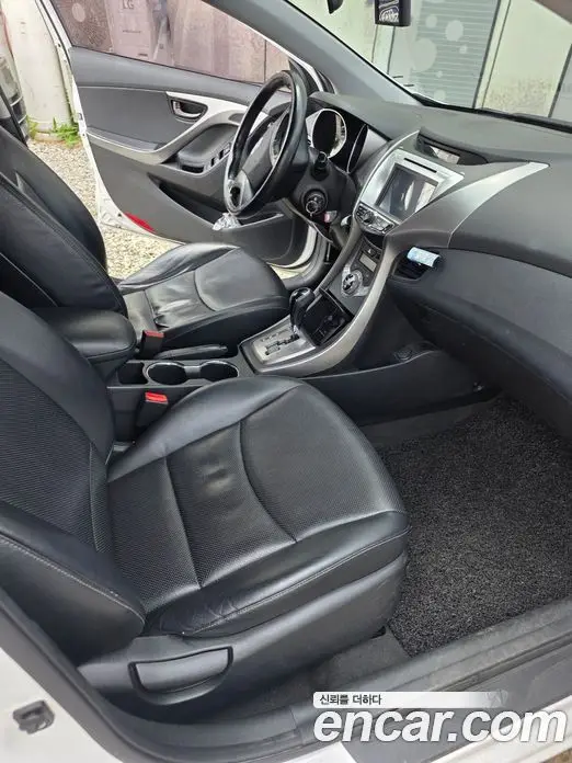 Hyundai Avante 2012 1.6 автомат (гидро), миниатюра 4 Hyundai Avante 2012 1.6 автомат (гидро), миниатюра 4