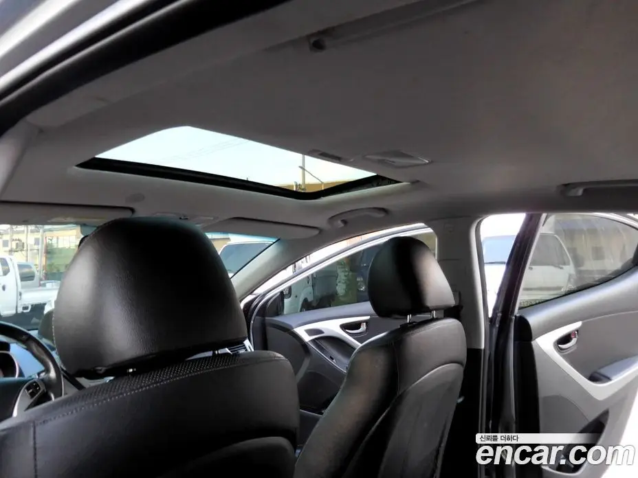 Hyundai Avante 2012 1.6 автомат (гидро), фото 12