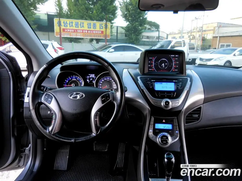 Hyundai Avante 2012 1.6 автомат (гидро), фото 16