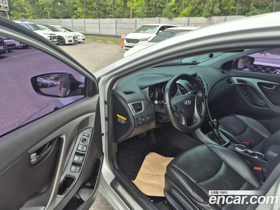 Hyundai Avante 2013 1.6 автомат (гидро), фото 7 Hyundai Avante 2013 1.6 автомат (гидро), фото 7