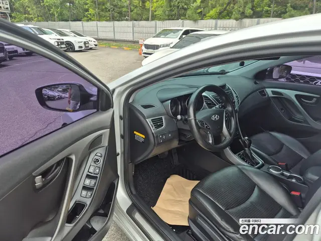 Hyundai Avante 2013 1.6 автомат (гидро), миниатюра 7 Hyundai Avante 2013 1.6 автомат (гидро), миниатюра 7