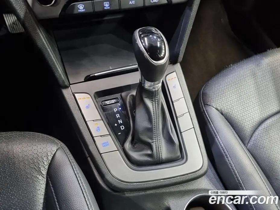 Hyundai Avante 2016 1.6 автомат (гидро), фото 13