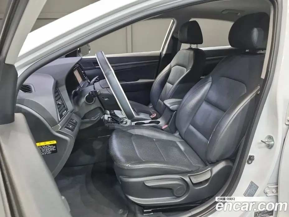Hyundai Avante 2016 1.6 автомат (гидро), фото 15