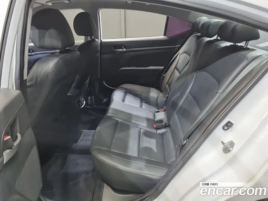 Hyundai Avante 2016 1.6 автомат (гидро), фото 16