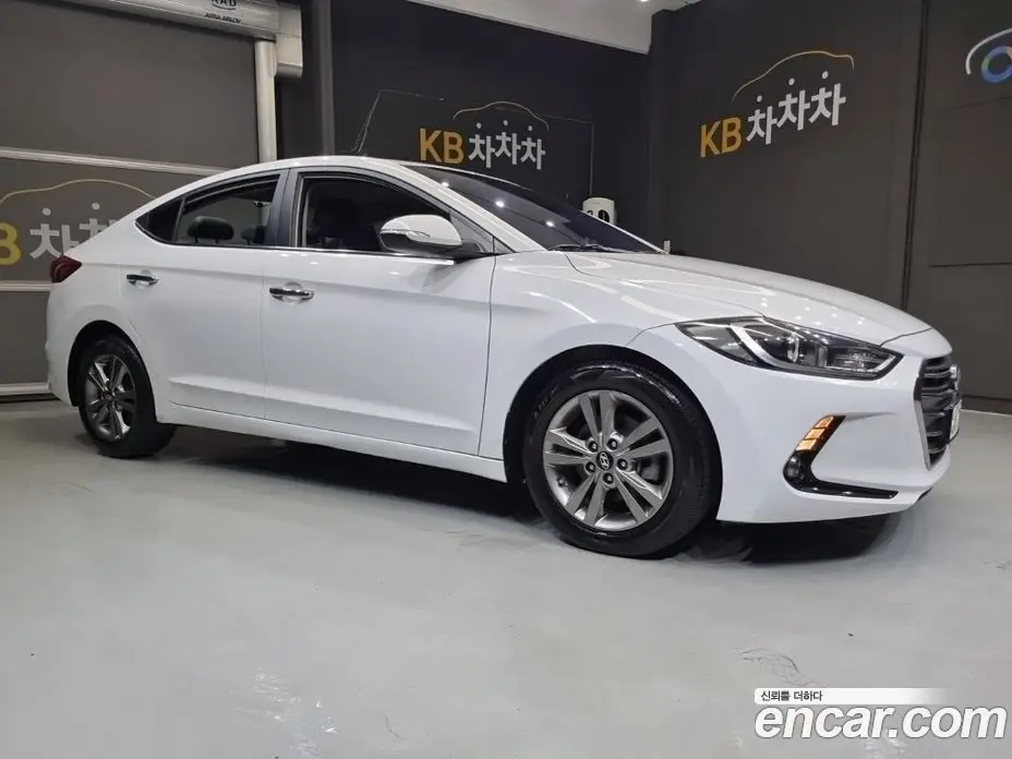 Hyundai Avante 2016 1.6 автомат (гидро), фото 5