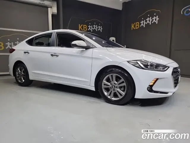 Hyundai Avante 2016 1.6 автомат (гидро), миниатюра 5