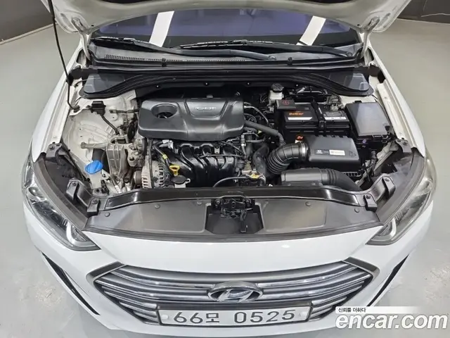 Hyundai Avante 2016 1.6 автомат (гидро), миниатюра 7