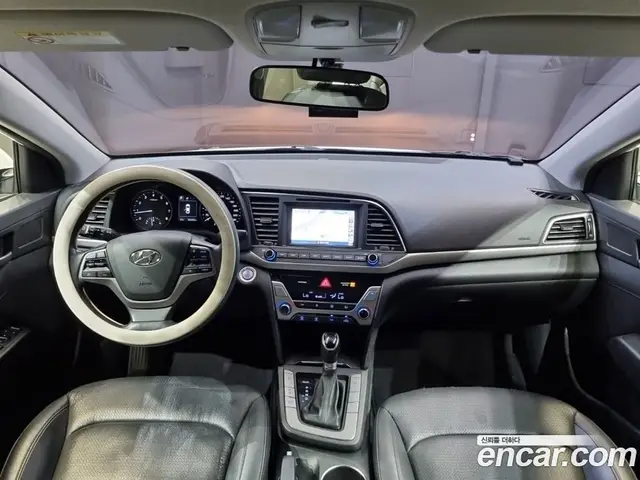 Hyundai Avante 2016 1.6 автомат (гидро), миниатюра 8