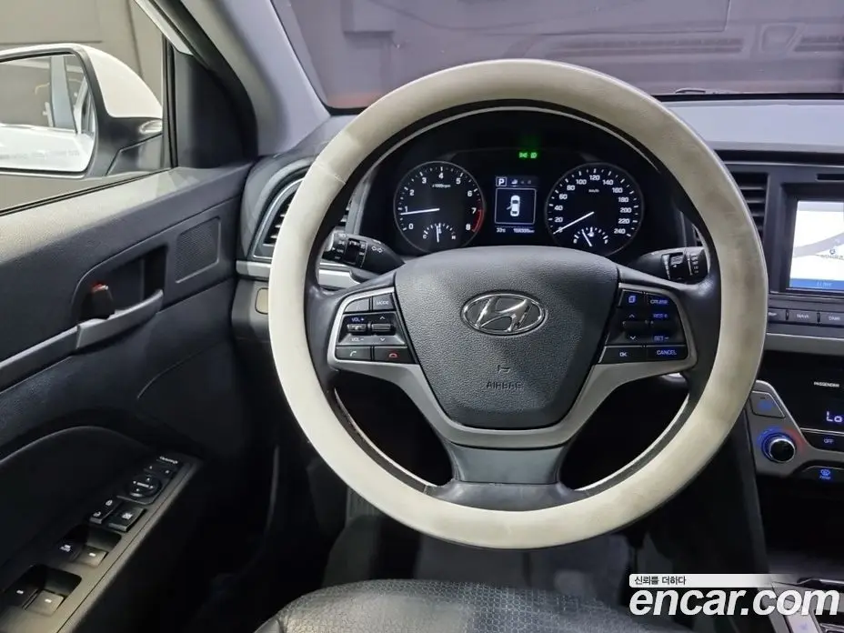 Hyundai Avante 2016 1.6 автомат (гидро), фото 10