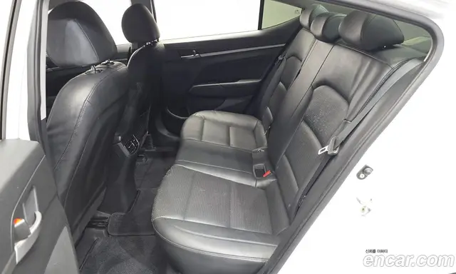 Hyundai Avante 2016 1.6 автомат (гидро), миниатюра 12