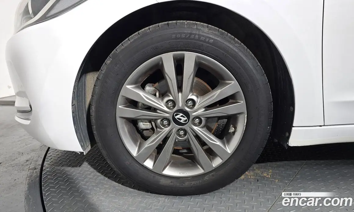Hyundai Avante 2016 1.6 автомат (гидро), фото 5 Hyundai Avante 2016 1.6 автомат (гидро), фото 5