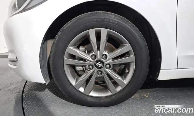 Hyundai Avante 2016 1.6 автомат (гидро), миниатюра 5 Hyundai Avante 2016 1.6 автомат (гидро), миниатюра 5