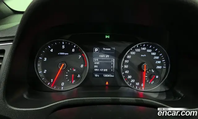 Hyundai Avante 2017 1.6 автомат (гидро), миниатюра 8