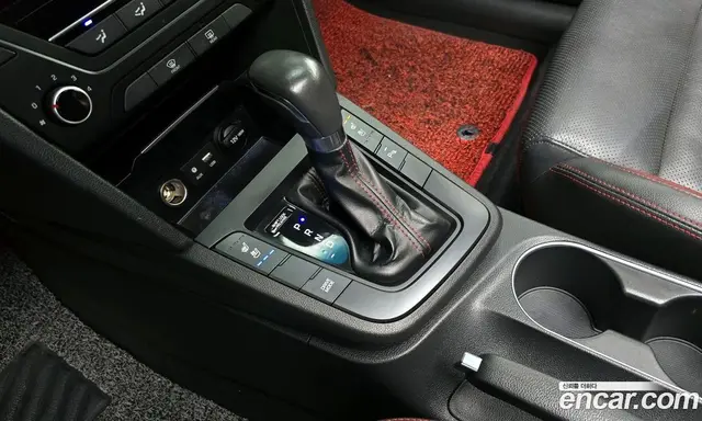 Hyundai Avante 2017 1.6 автомат (гидро), миниатюра 9